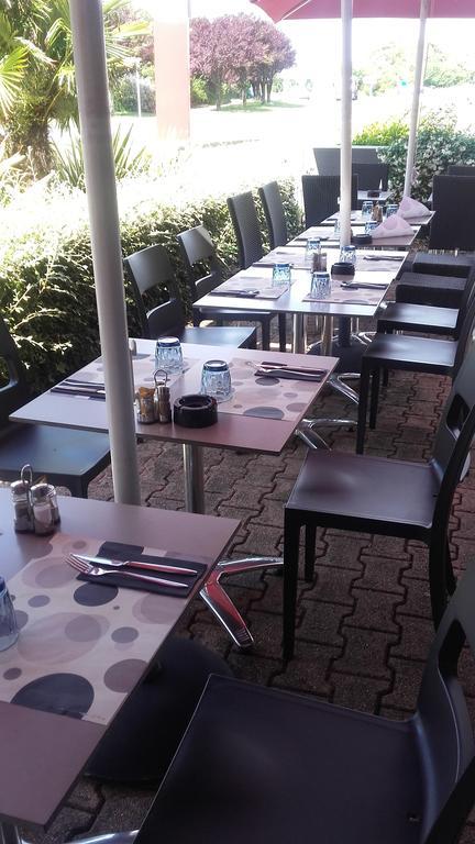 Brit Hotel La Rochelle Perigny Bagian luar foto