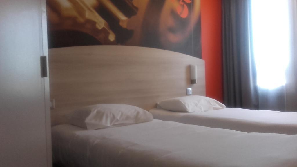 Brit Hotel La Rochelle Perigny Bagian luar foto